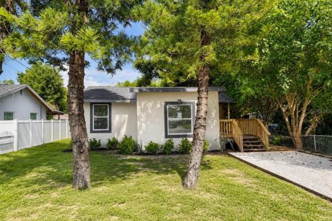 House in Tampa, Florida 3 bedrooms, 104.61 sq.m. № 2315008 - photo 2
