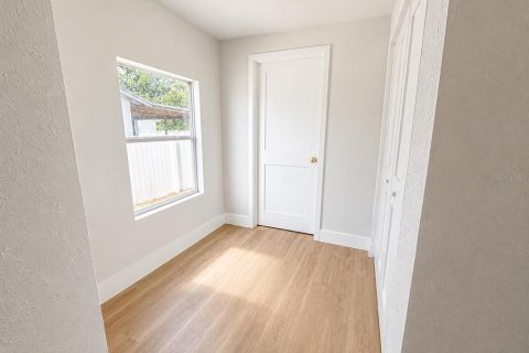 House in Tampa, Florida 3 bedrooms, 104.61 sq.m. № 2315008 - photo 21