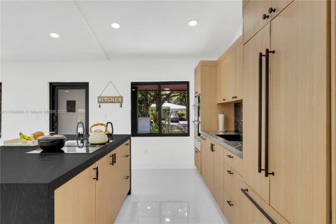 Casa en alquiler en Miami Shores, Florida, 3 dormitorios, 104.42 m2 № 1951938 - foto 6