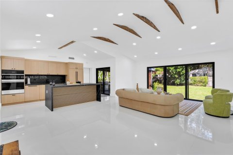 Casa en alquiler en Miami Shores, Florida, 3 dormitorios, 104.42 m2 № 1951938 - foto 3