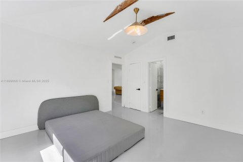 Casa en alquiler en Miami Shores, Florida, 3 dormitorios, 104.42 m2 № 1951938 - foto 13