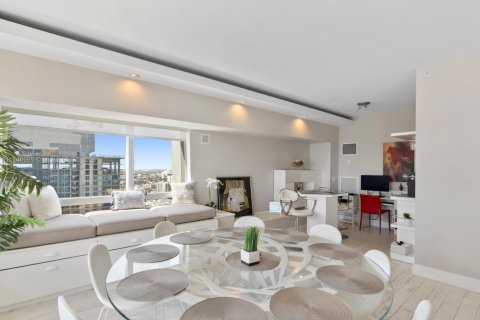 Condo in Miami, Florida, 2 bedrooms  № 1714169 - photo 8