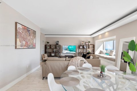 Condo in Miami, Florida, 2 bedrooms  № 1714169 - photo 6