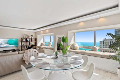 Condo in Miami, Florida, 2 bedrooms  № 1714169 - photo 10