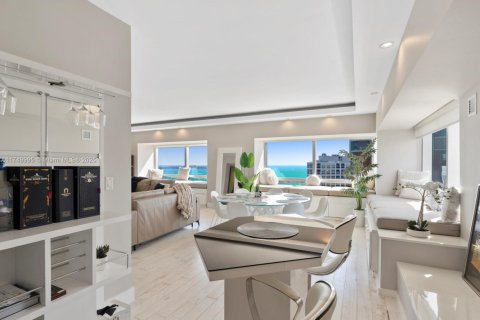 Condo in Miami, Florida, 2 bedrooms  № 1714169 - photo 13