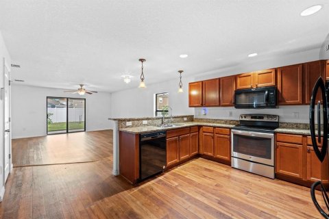 House in Riverview, Florida 4 bedrooms, 175.03 sq.m. № 2222715 - photo 8