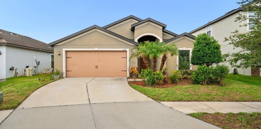House in Riverview, Florida 4 bedrooms, 175.03 sq.m. № 2222715