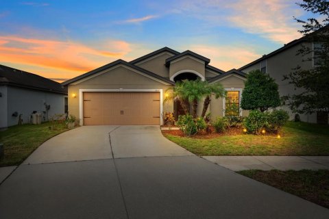 House in Riverview, Florida 4 bedrooms, 175.03 sq.m. № 2222715 - photo 2