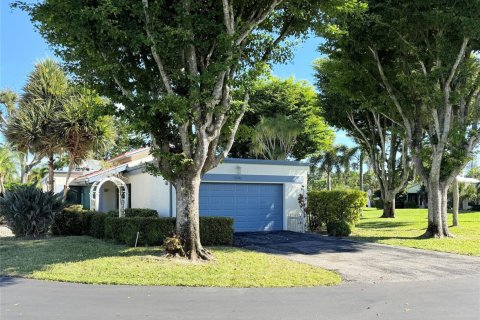 House in Boynton Beach, Florida 2 bedrooms, 142.51 sq.m. № 2285892