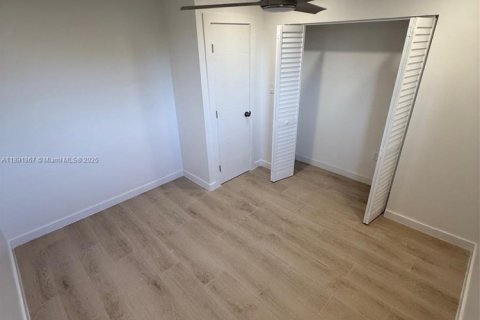 Condo in Miami, Florida, 2 bedrooms  № 1944943 - photo 25