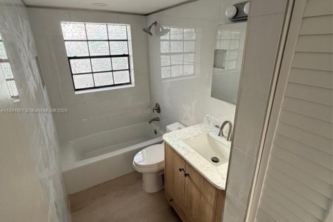 Condo in Miami, Florida, 2 bedrooms  № 1944943 - photo 20