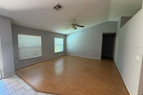 Villa ou maison à vendre à Kissimmee, Floride: 3 chambres, 134.52 m2 № 2415386 - photo 12