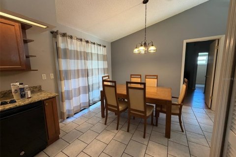 Villa ou maison à vendre à Kissimmee, Floride: 3 chambres, 134.52 m2 № 2415386 - photo 10