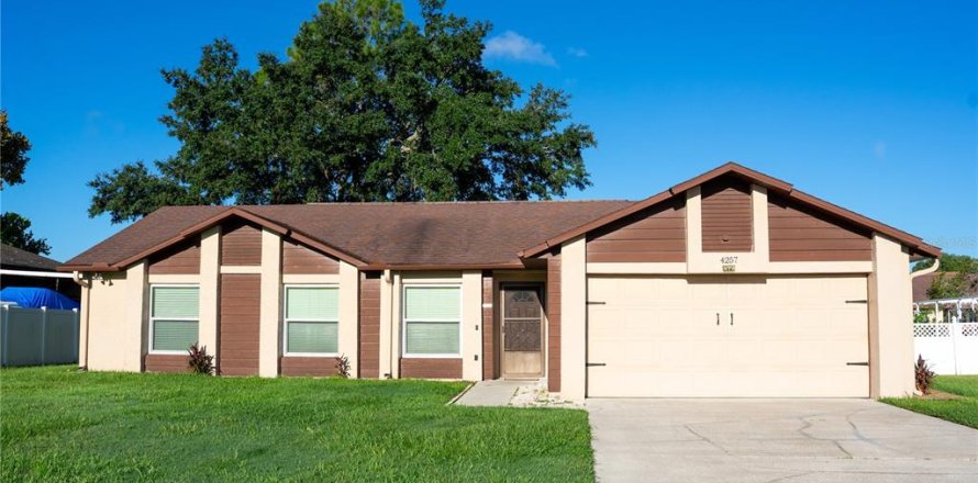 Villa ou maison à Kissimmee, Floride 3 chambres, 134.52 m2 № 2415386