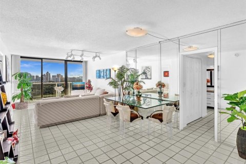 Condominio en venta en Aventura, Florida, 2 dormitorios, 92.53 m2 № 1919991 - foto 5