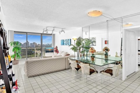 Condominio en venta en Aventura, Florida, 2 dormitorios, 92.53 m2 № 1919991 - foto 6