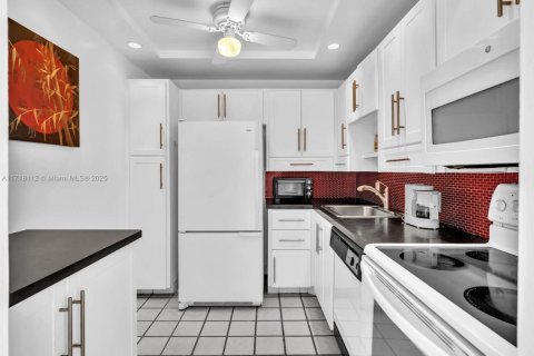 Condominio en venta en Aventura, Florida, 2 dormitorios, 92.53 m2 № 1919991 - foto 25