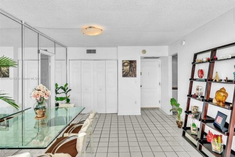 Condominio en venta en Aventura, Florida, 2 dormitorios, 92.53 m2 № 1919991 - foto 24