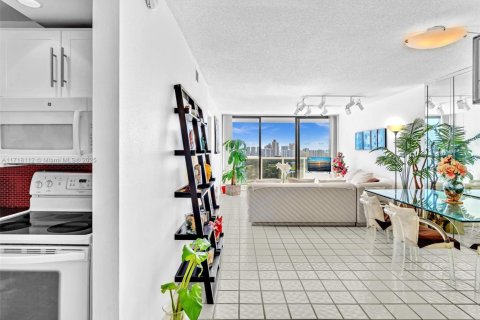 Condominio en venta en Aventura, Florida, 2 dormitorios, 92.53 m2 № 1919991 - foto 4