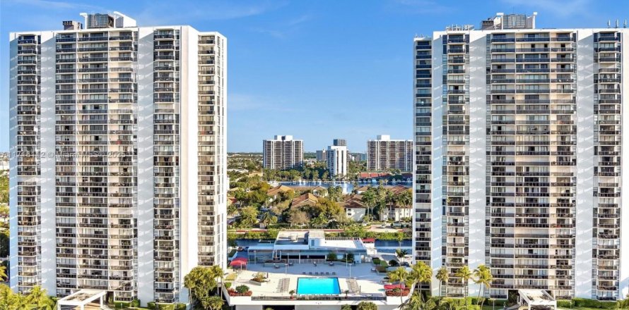 Condominio en Aventura, Florida, 2 dormitorios № 1919991
