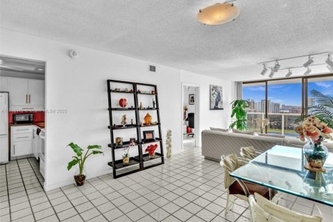Condominio en venta en Aventura, Florida, 2 dormitorios, 92.53 m2 № 1919991 - foto 8