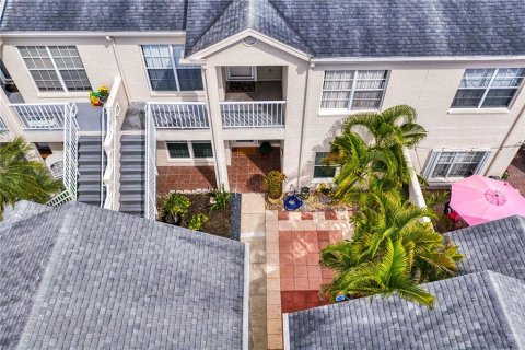 Condo in Largo, Florida, 2 bedrooms  № 2428749 - photo 3