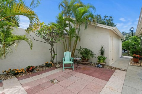 Condo in Largo, Florida, 2 bedrooms  № 2428749 - photo 7