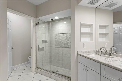 Condo in Largo, Florida, 2 bedrooms  № 2428749 - photo 23