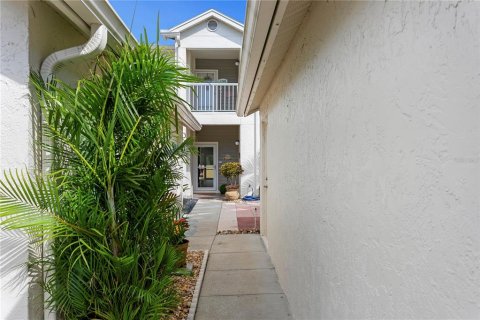 Condo in Largo, Florida, 2 bedrooms  № 2428749 - photo 4