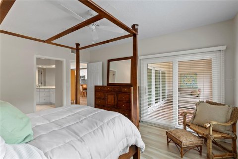 Condo in Largo, Florida, 2 bedrooms  № 2428749 - photo 20