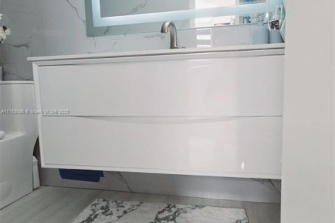 Copropriété à vendre à North Miami Beach, Floride: 2 chambres, 96.71 m2 № 1735989 - photo 5