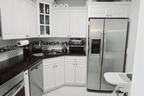 Copropriété à vendre à North Miami Beach, Floride: 2 chambres, 96.71 m2 № 1735989 - photo 10