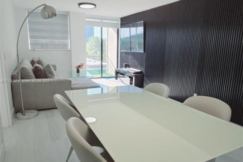Copropriété à vendre à North Miami Beach, Floride: 2 chambres, 96.71 m2 № 1735989 - photo 3