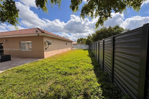 Купить виллу или дом в Хомстед, Флорида 4 спальни, 180.69м2, № 1971844 - фото 27