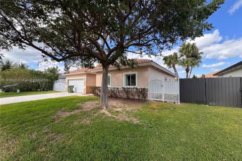 Купить виллу или дом в Хомстед, Флорида 4 спальни, 180.69м2, № 1971844 - фото 2