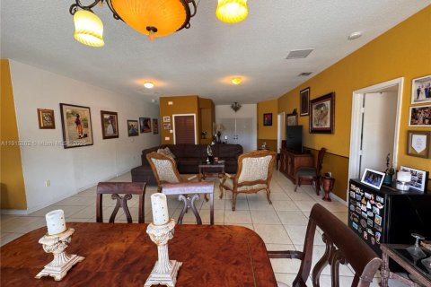 Купить виллу или дом в Хомстед, Флорида 4 спальни, 180.69м2, № 1971844 - фото 4