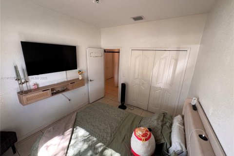 Купить виллу или дом в Хомстед, Флорида 4 спальни, 180.69м2, № 1971844 - фото 12