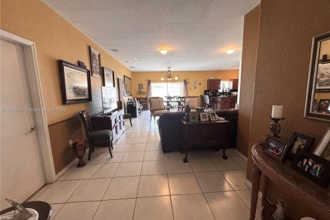 Купить виллу или дом в Хомстед, Флорида 4 спальни, 180.69м2, № 1971844 - фото 3