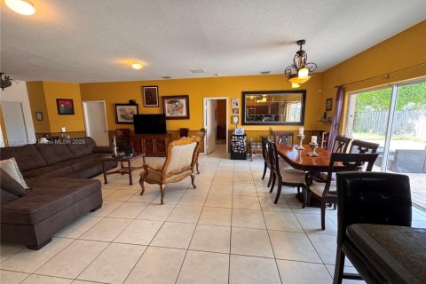 Купить виллу или дом в Хомстед, Флорида 4 спальни, 180.69м2, № 1971844 - фото 6