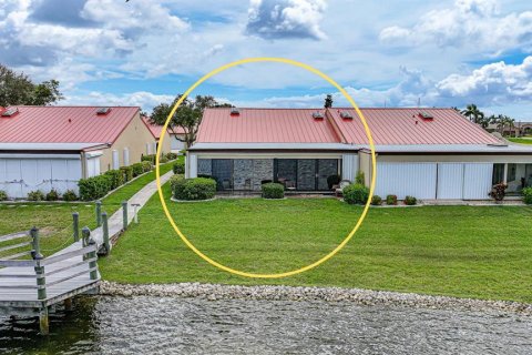 Villa ou maison à vendre à Punta Gorda, Floride: 3 chambres, 239.87 m2 № 1908605 - photo 2