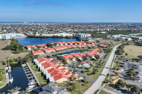 Villa ou maison à vendre à Punta Gorda, Floride: 3 chambres, 239.87 m2 № 1908605 - photo 28