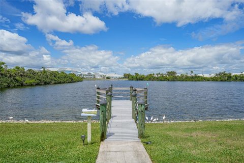 Villa ou maison à vendre à Punta Gorda, Floride: 3 chambres, 239.87 m2 № 1908605 - photo 25