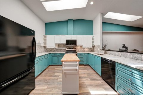 Villa ou maison à vendre à Punta Gorda, Floride: 3 chambres, 239.87 m2 № 1908605 - photo 8