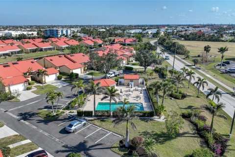 Villa ou maison à vendre à Punta Gorda, Floride: 3 chambres, 239.87 m2 № 1908605 - photo 26