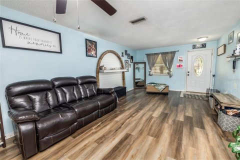 House in Daytona Beach, Florida 3 bedrooms, 138.15 sq.m. № 2156781 - photo 10