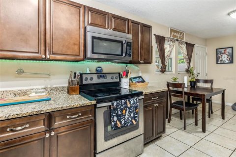 House in Daytona Beach, Florida 3 bedrooms, 138.15 sq.m. № 2156781 - photo 18