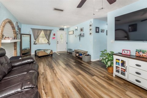 House in Daytona Beach, Florida 3 bedrooms, 138.15 sq.m. № 2156781 - photo 9