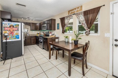 House in Daytona Beach, Florida 3 bedrooms, 138.15 sq.m. № 2156781 - photo 13