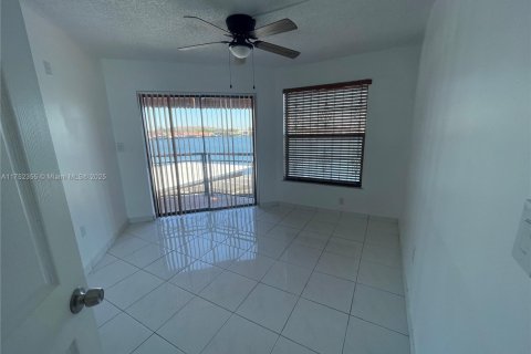 Copropriété à vendre à Hialeah, Floride: 3 chambres, 108.97 m2 № 1961457 - photo 10