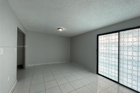 Copropriété à vendre à Hialeah, Floride: 3 chambres, 108.97 m2 № 1961457 - photo 3